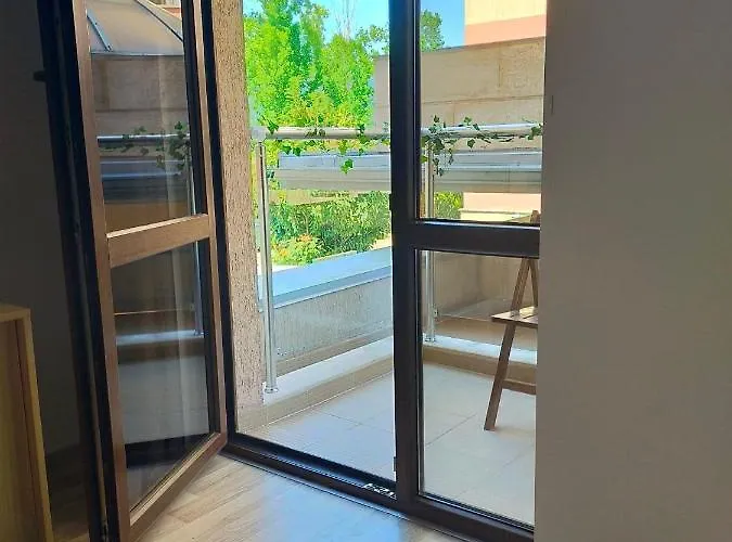 Tarsis Private Apartament Hotel *